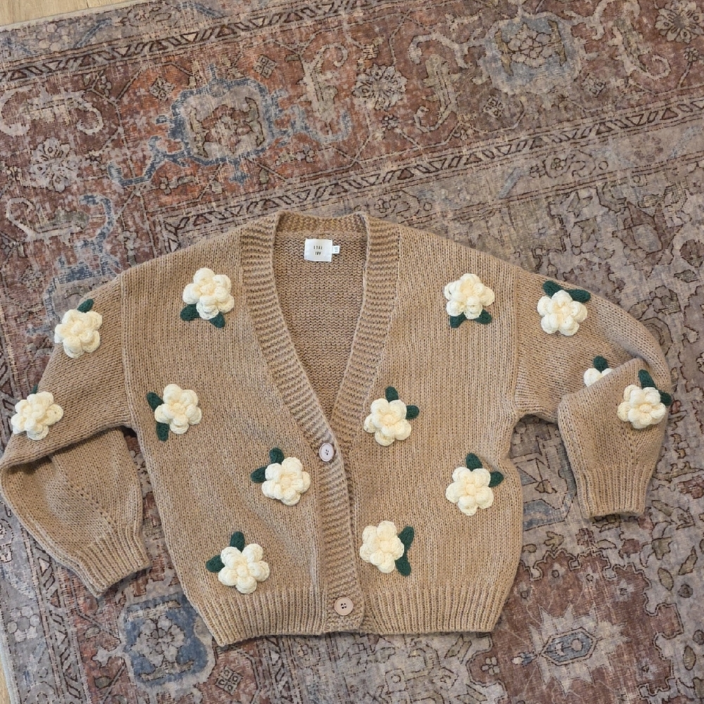 Chic Floral Tan Cardigan